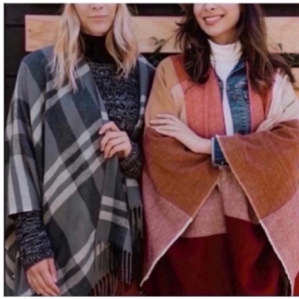 Ethical Gray Plaid Poncho Wrap Fringe